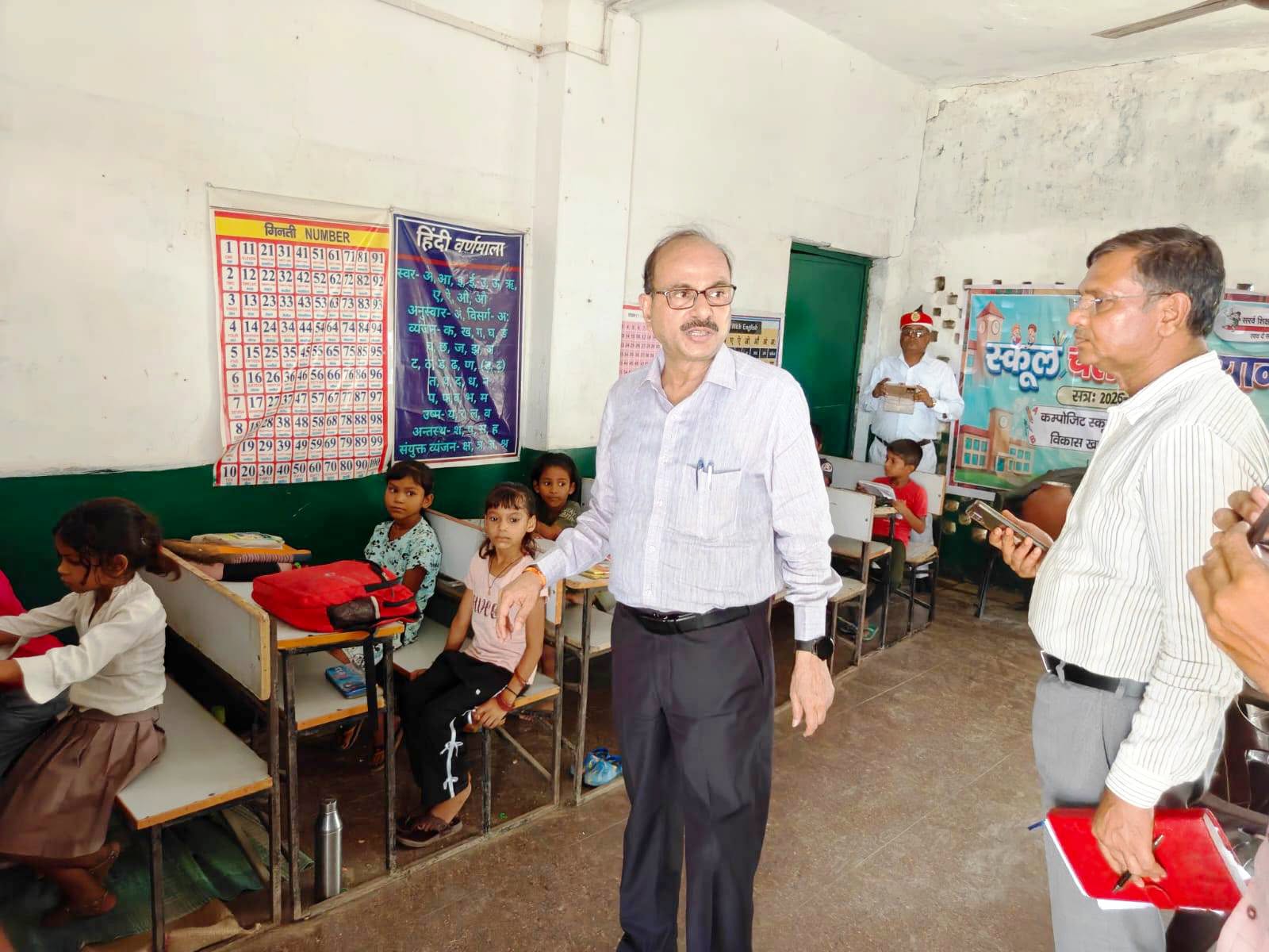 सीडीओ ने कम्पोजिट विद्यालय बरचैली का किया निरीक्षण, अनुपस्थित शिक्षक पर कार्रवाई के निर्देश