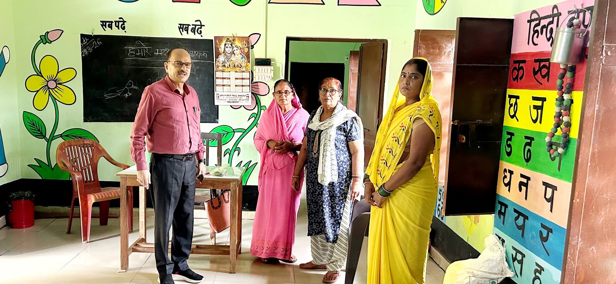 सराय मिठठे में पंचायत भवन डिजिटल लाइब्रेरी और आंगनवाड़ी केंद्र का सीडीओ ने किया निरीक्षण