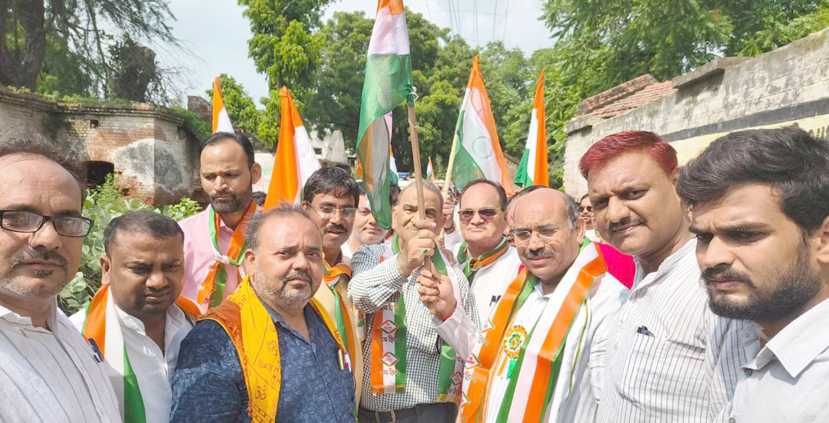 तिरंगा यात्रा में गूँजे देशभक्ति के स्वर
