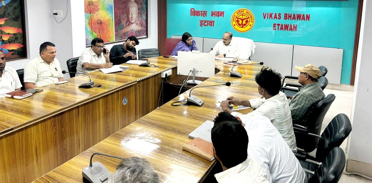 पीएम सूर्य घर मुफ्त बिजली योजना के प्रभावी क्रियान्वयन को लेकर वेंडर्स के साथ बैठक आयोजित सोलर रूफटॉप संयंत्रों की स्थापना पर हुई चर्चा